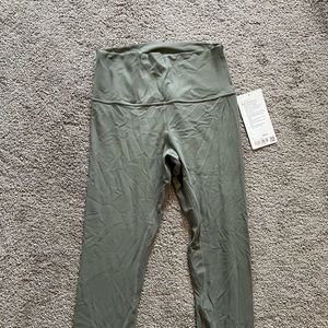 Nwt lulu